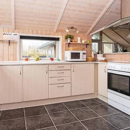 Three-bedroom In 55 Hemmet