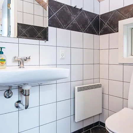 Three-bedroom In 55 * Hemmet