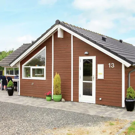 Holiday home Three-bedroom In 55 *